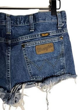 Wrangler George Straight Cutoff Denim Shorts Distressed Daisy Dukes 31